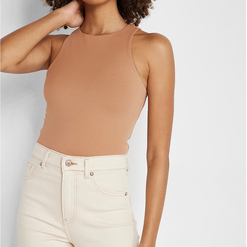 NWT High Compression Body Contour Matte High Neck Cropped Tank